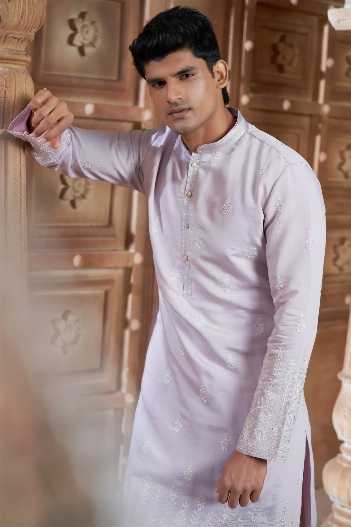 Lavender cotton Kurta Pyjama with Thread Embroidery and Motifs