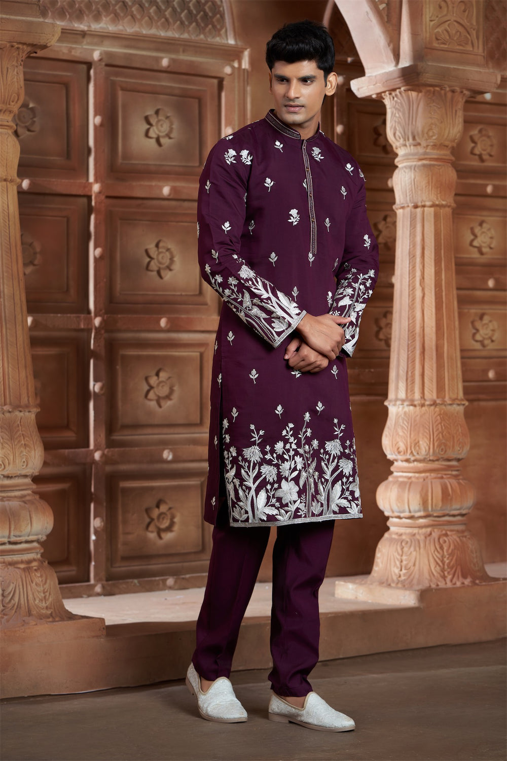 Wine cotton  Kurta Pyjama with Thread Embroidery and Motifs